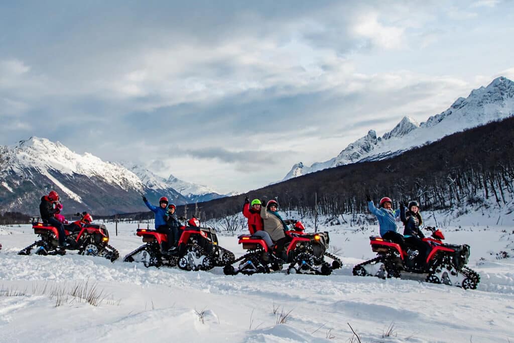 cuatriciclos con orugas en la Experiencia Nieve en Ushuaia