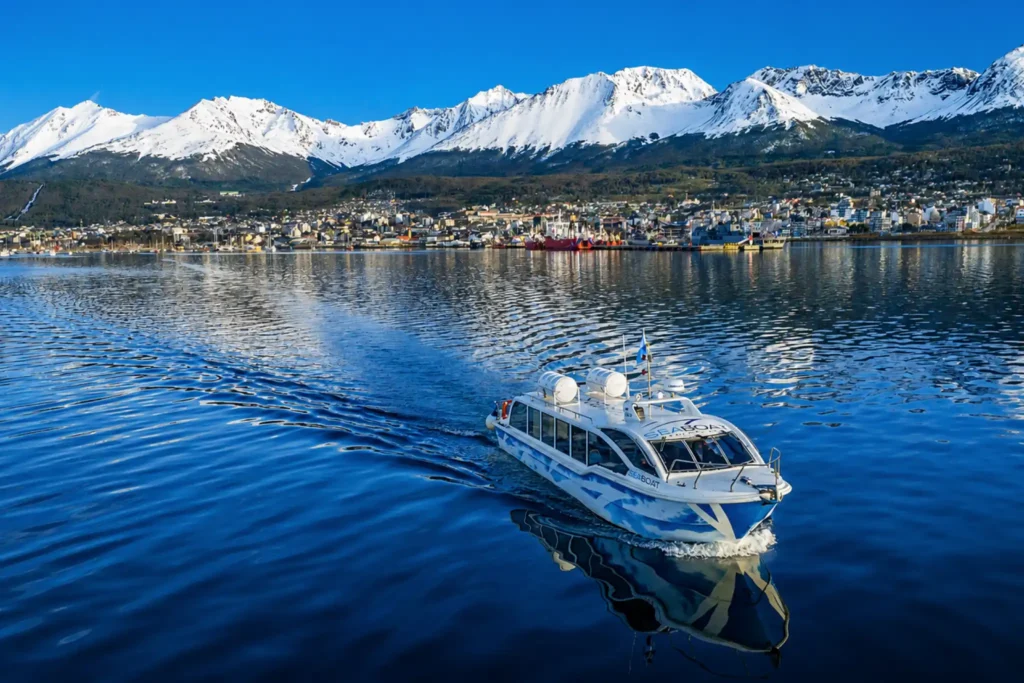 foto del yate utilizado para la navegación canal beagle premium